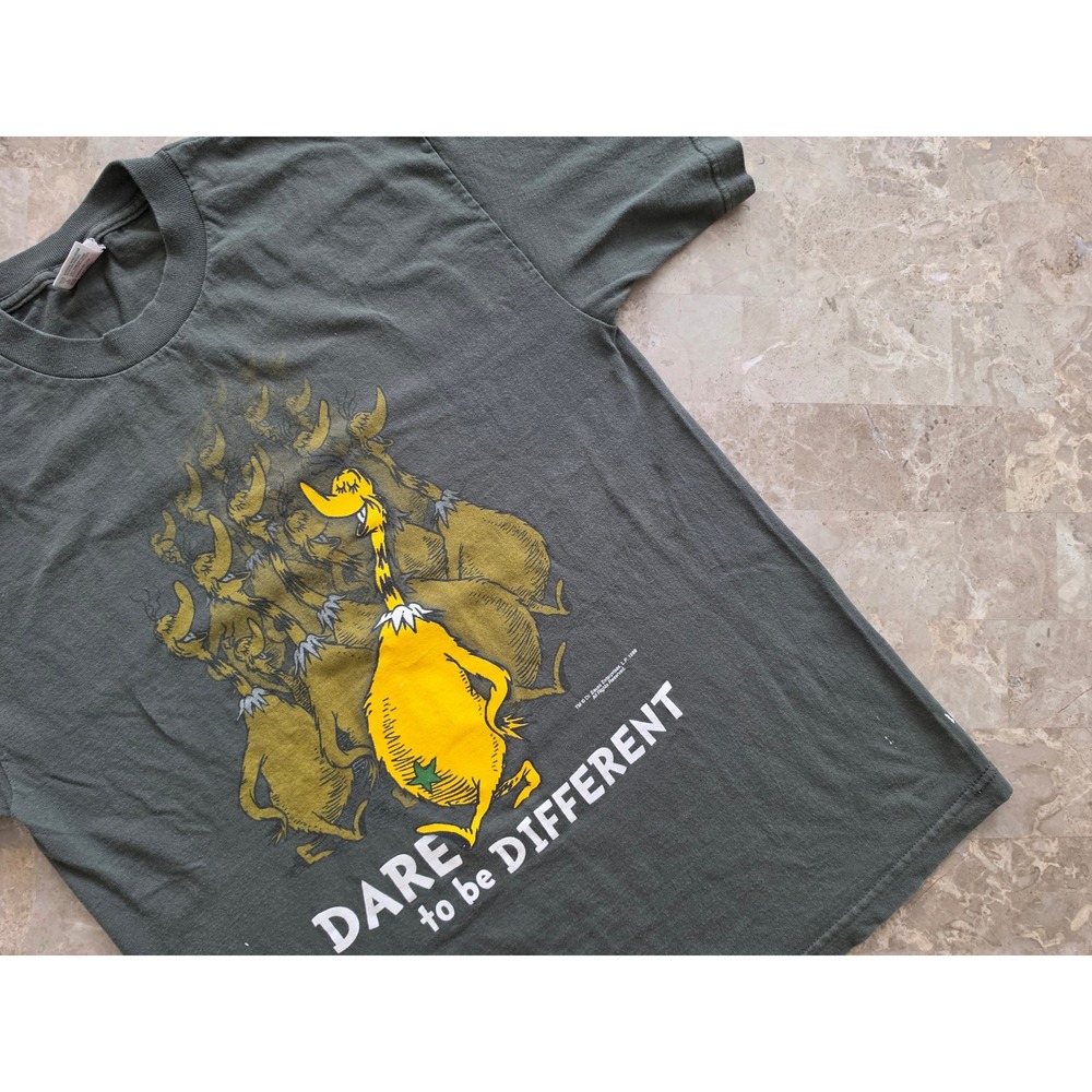Vintage 1999 Dr Seuss Dare to be Different Sneetches‎ AAA T-Shirt Mens Large